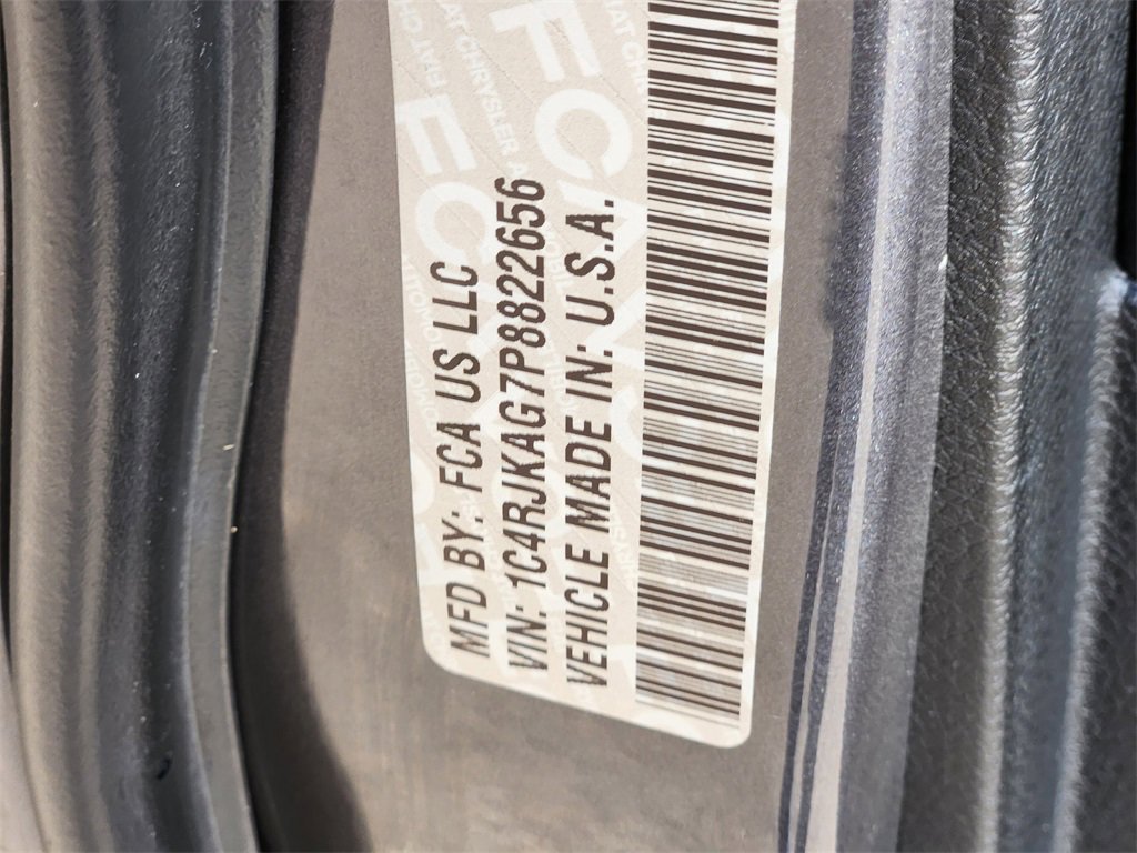 Used 2023 Jeep Grand Cherokee L Laredo image 26