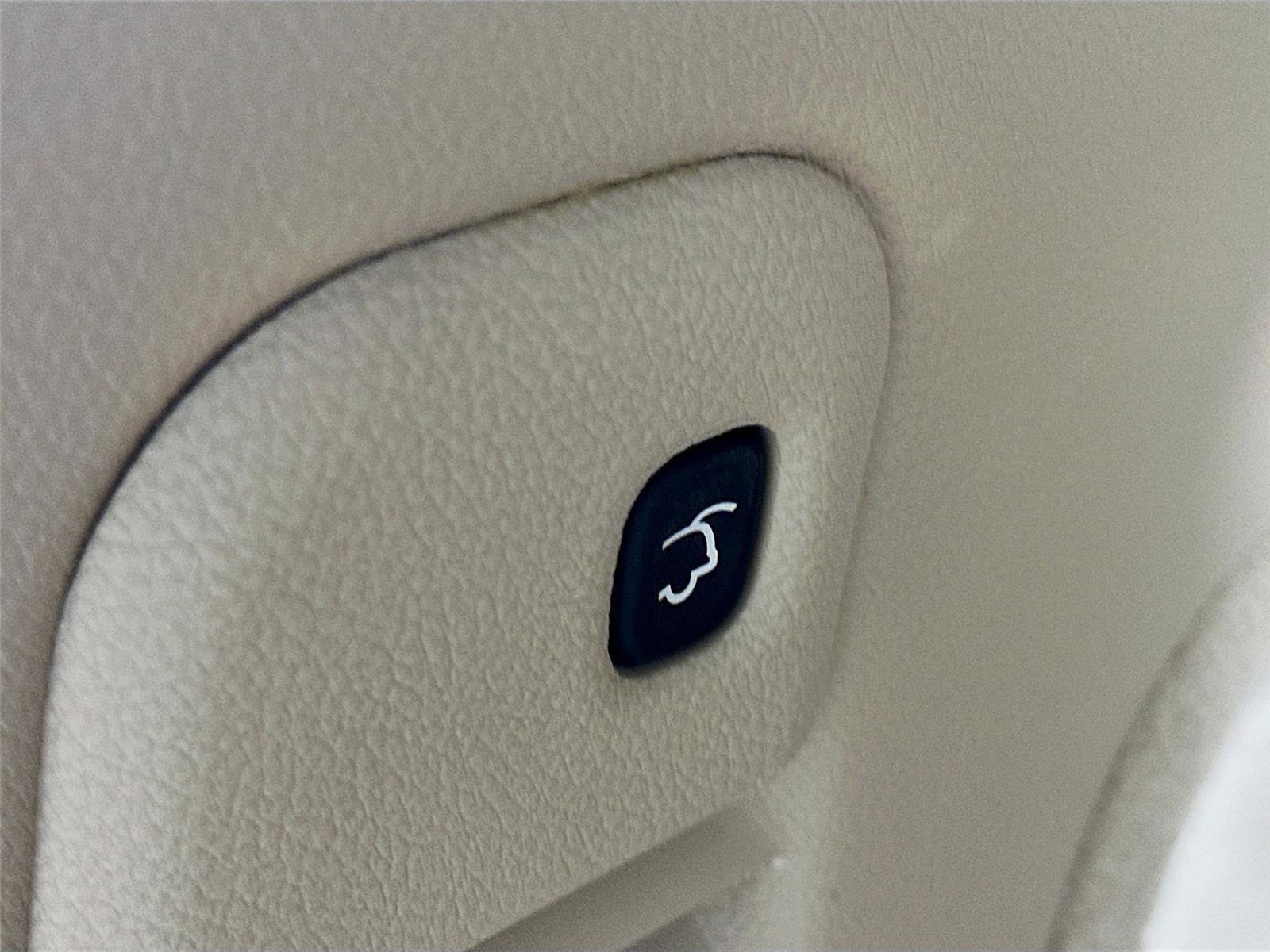 Used 2021 Jeep Grand Cherokee Overland image 36