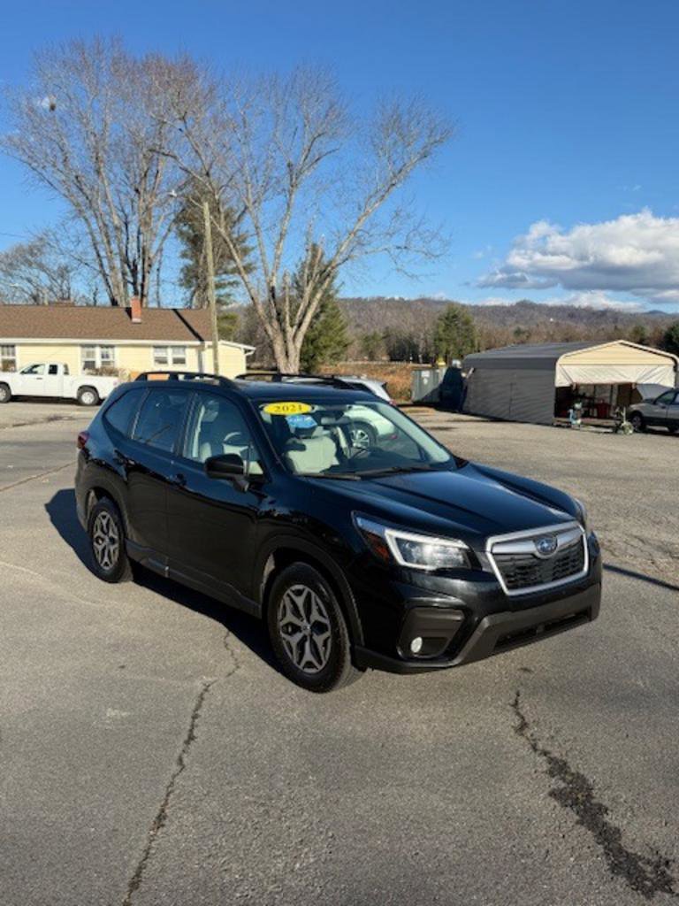 Used 2021 Subaru Forester Premium image 3