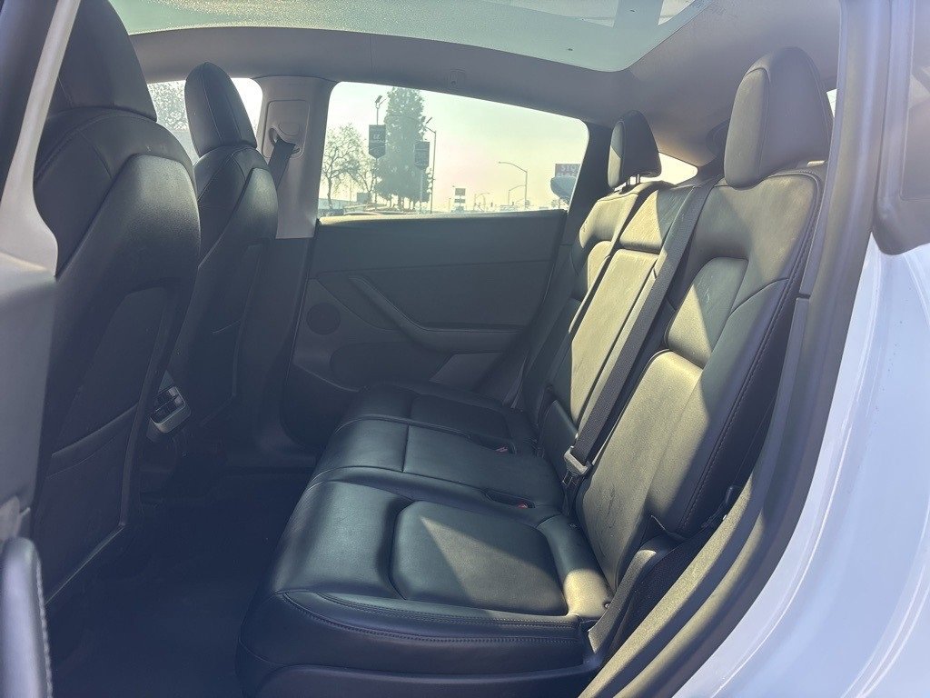 Used 2021 Tesla Model Y Long Range image 10