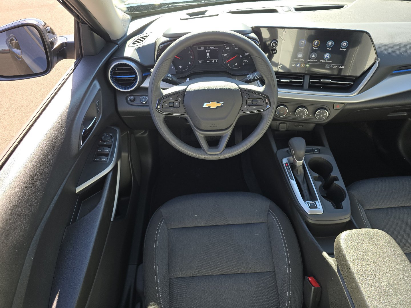 New 2026 Chevrolet Trax LS w/ LS Convenience Package FWD image 16