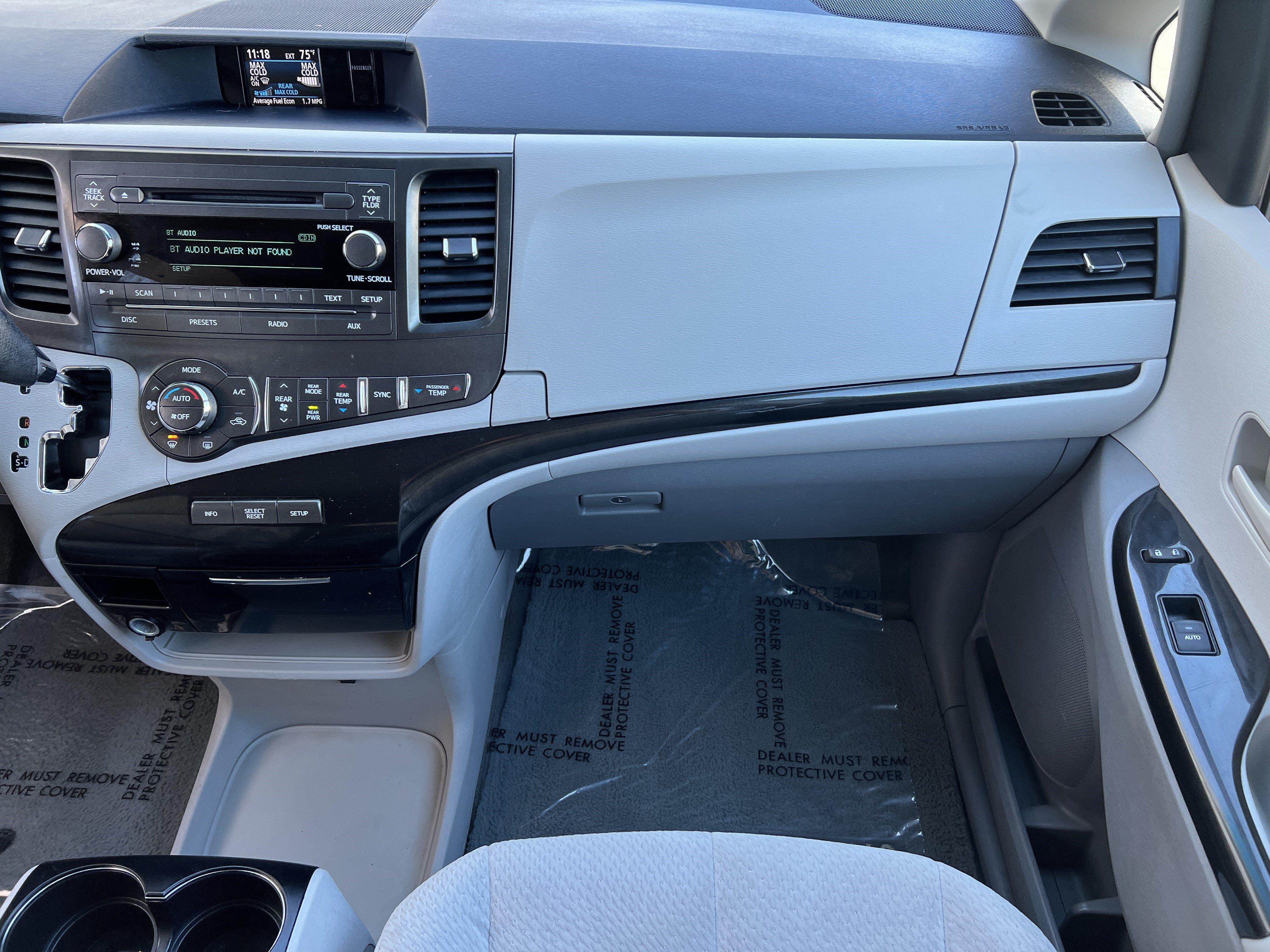 Used 2014 Toyota Sienna LE FWD image 30