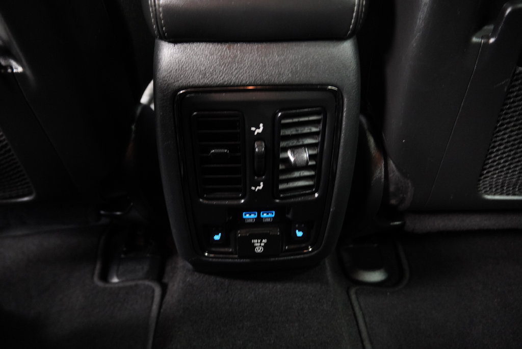 Used 2020 Dodge Durango R/T w/ Blacktop Package AWD/4WD image 18