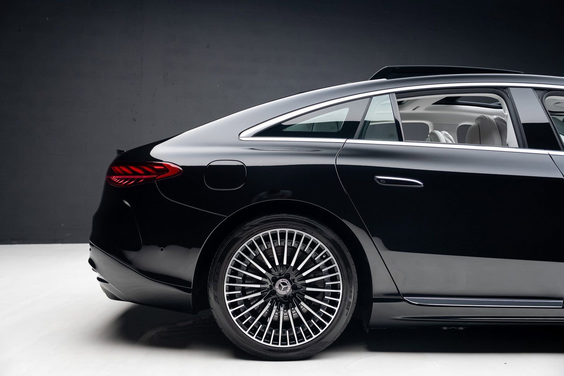 Used 2023 Mercedes-Benz EQS 450+ Sedan w/ AMG Line Exterior Package image 35