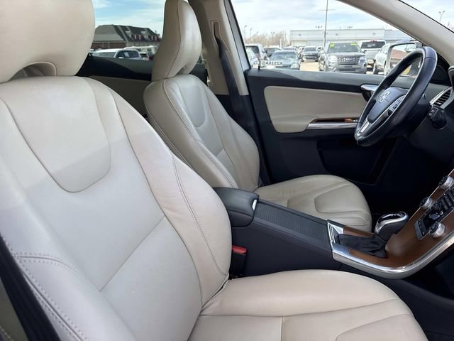 Used 2017 Volvo XC60 T5 Inscription w/ Preferred Option Package image 19
