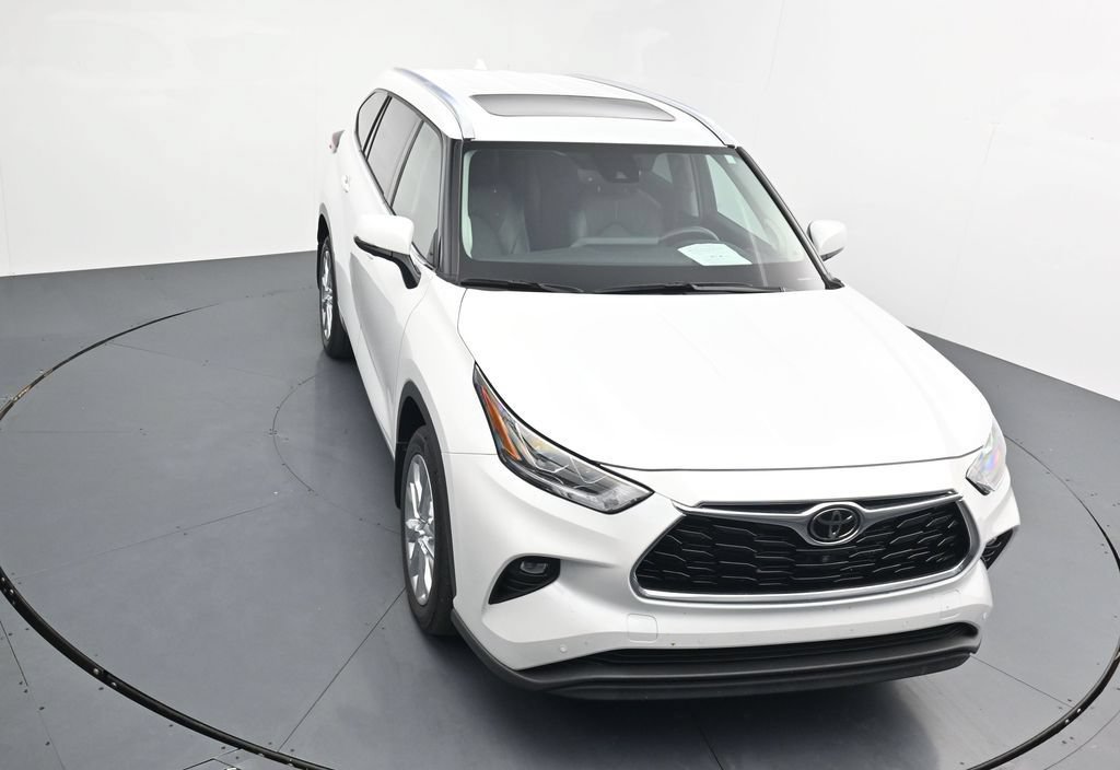 Used 2022 Toyota Highlander Limited AWD/4WD image 10