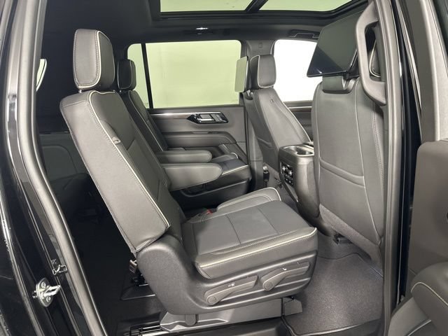 New 2026 Chevrolet Suburban Premier AWD/4WD image 26