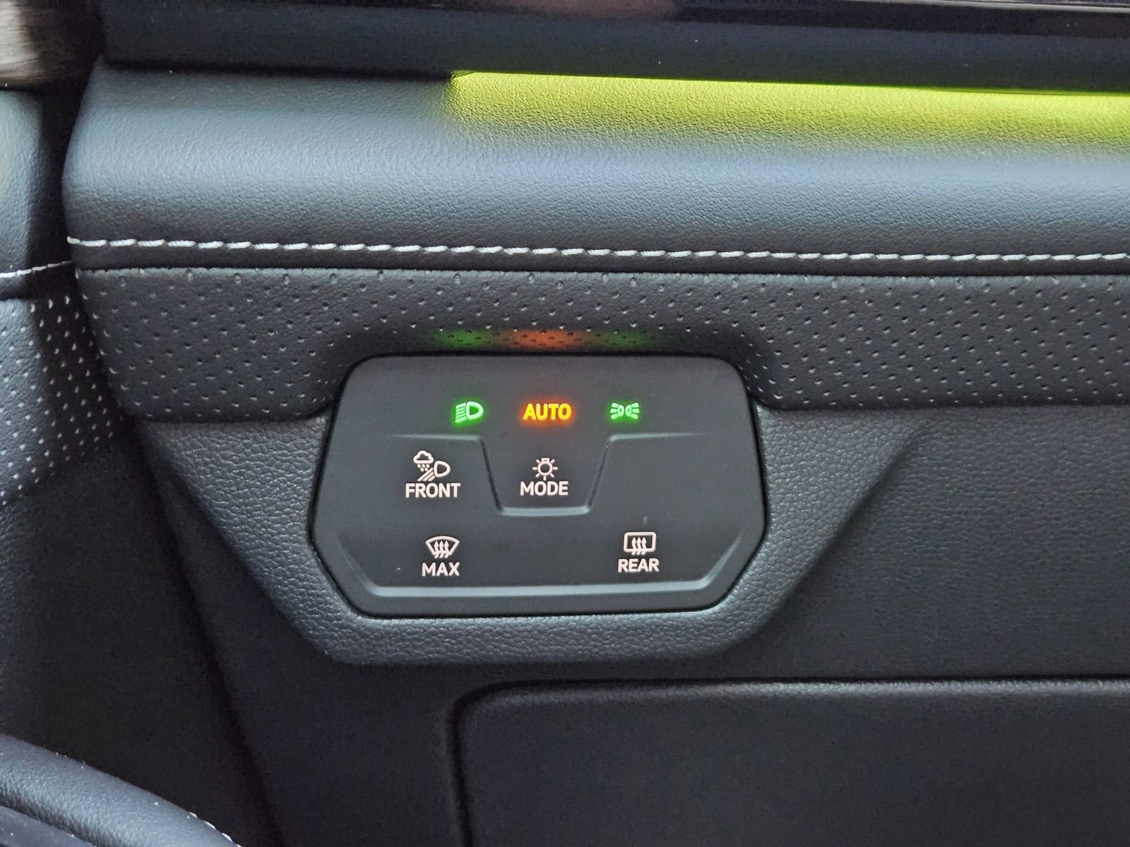 Used 2025 Volkswagen Atlas SEL Premium R-Line image 25