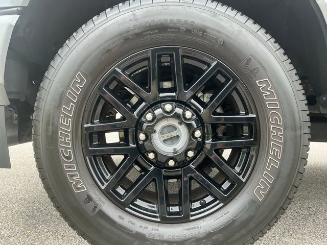 Used 2022 Ford F250 XLT w/ Black Appearance Package AWD/4WD image 14