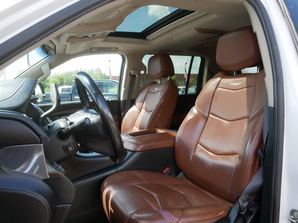 Used 2016 Cadillac Escalade ESV Luxury AWD/4WD image 10