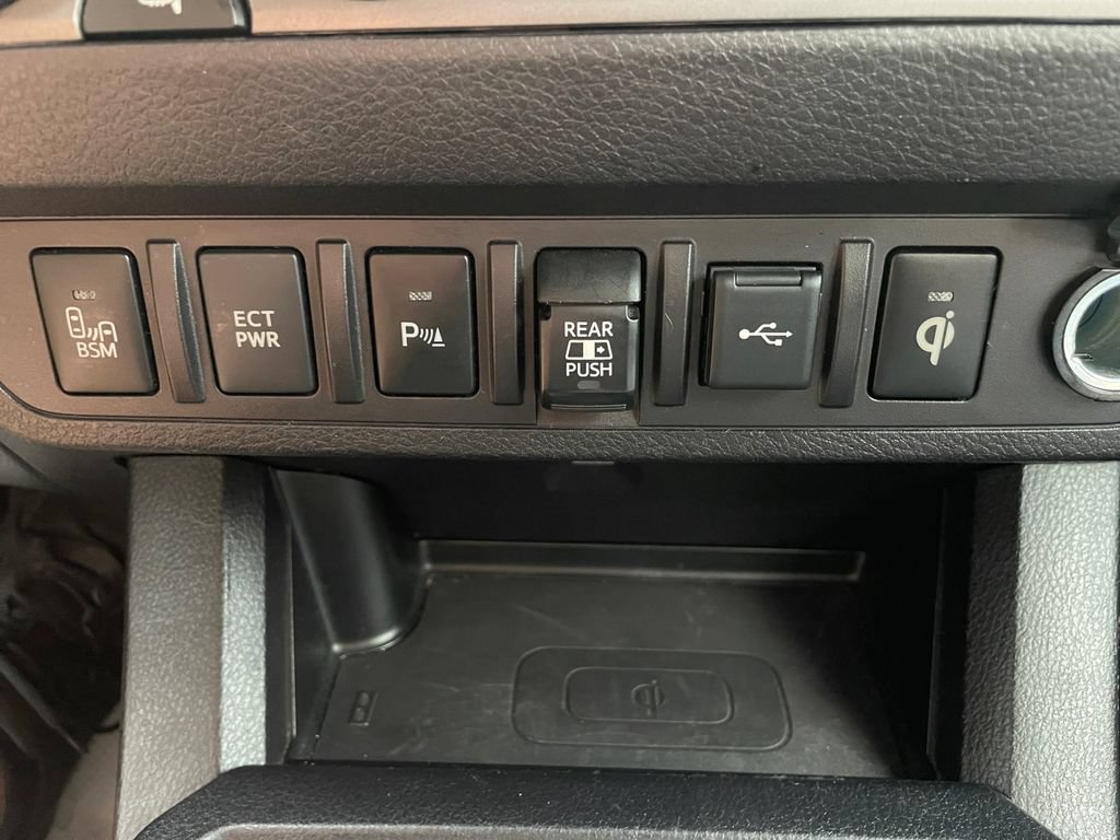 Used 2021 Toyota Tacoma TRD Sport w/ Technology Package AWD/4WD image 39