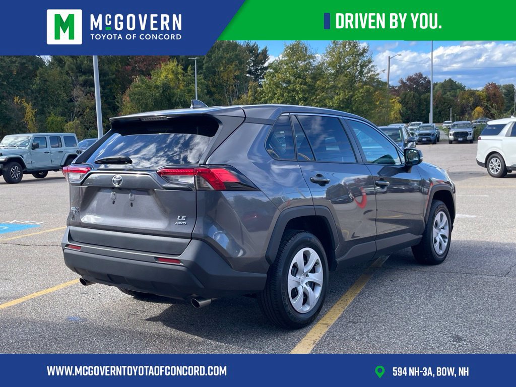 Used 2024 Toyota RAV4 LE AWD/4WD image 5