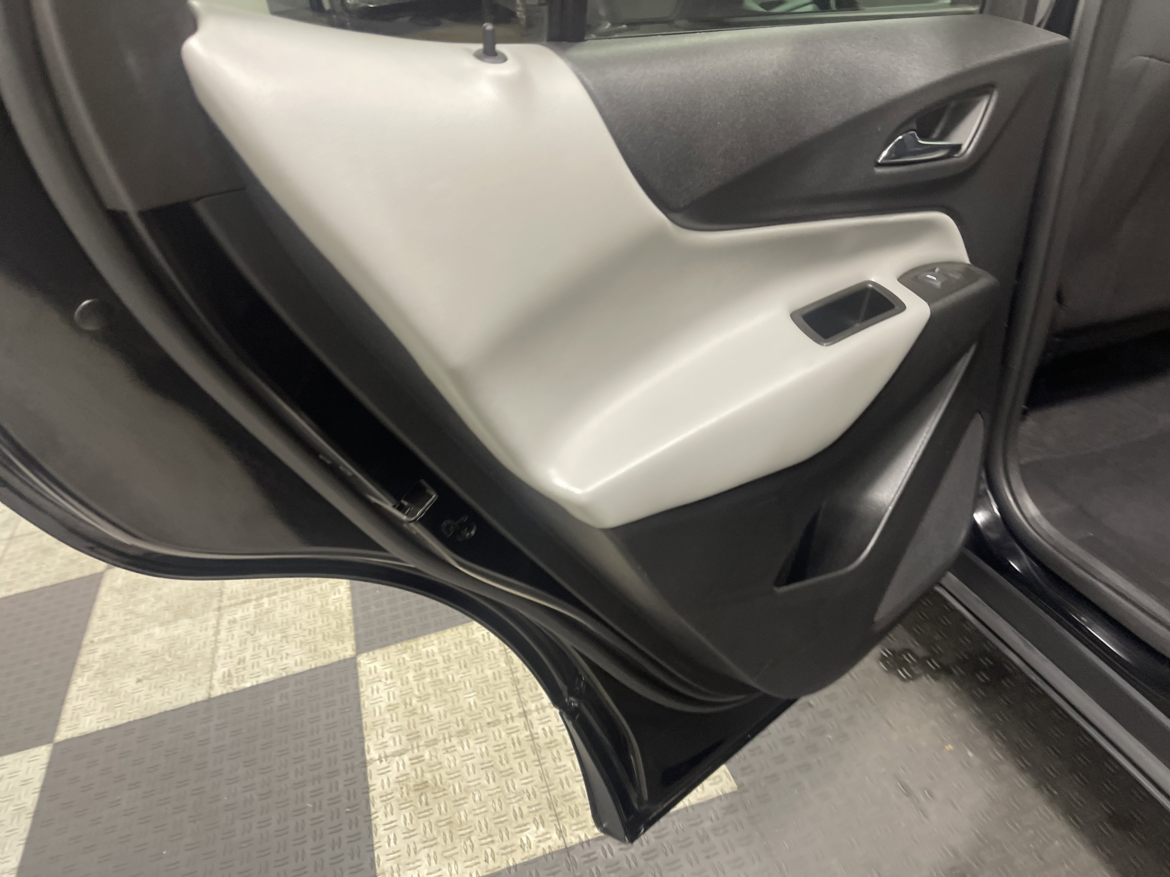 Used 2023 Chevrolet Equinox LS w/ LS Convenience Package image 15