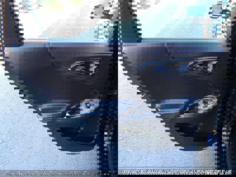 Used 2019 Chevrolet Malibu LT w/ Leather Package FWD image 18