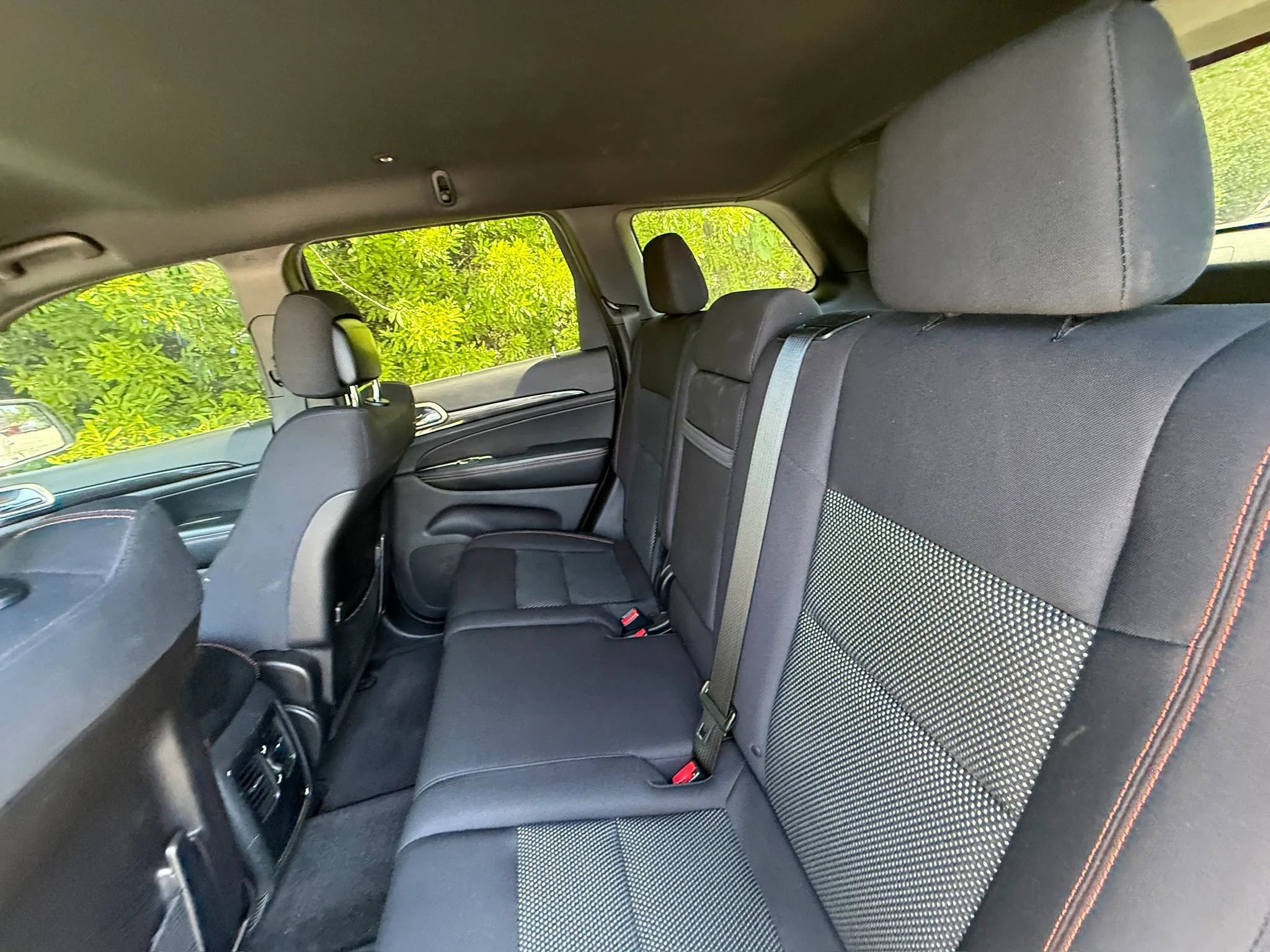 Used 2016 Jeep Grand Cherokee Laredo 75th Anniversary AWD/4WD image 39