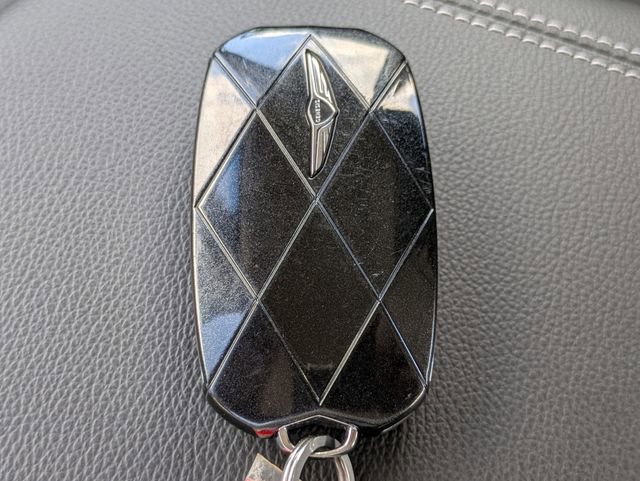 Used 2025 Genesis G70 2.5T image 28