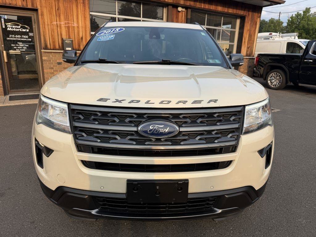 Used 2018 Ford Explorer XLT w/ Equipment Group 202A AWD/4WD image 8