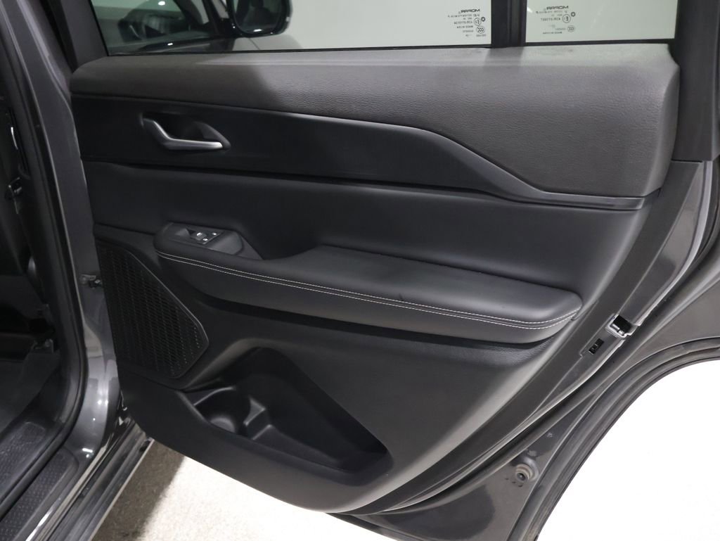 Used 2024 Jeep Grand Cherokee L Altitude image 24