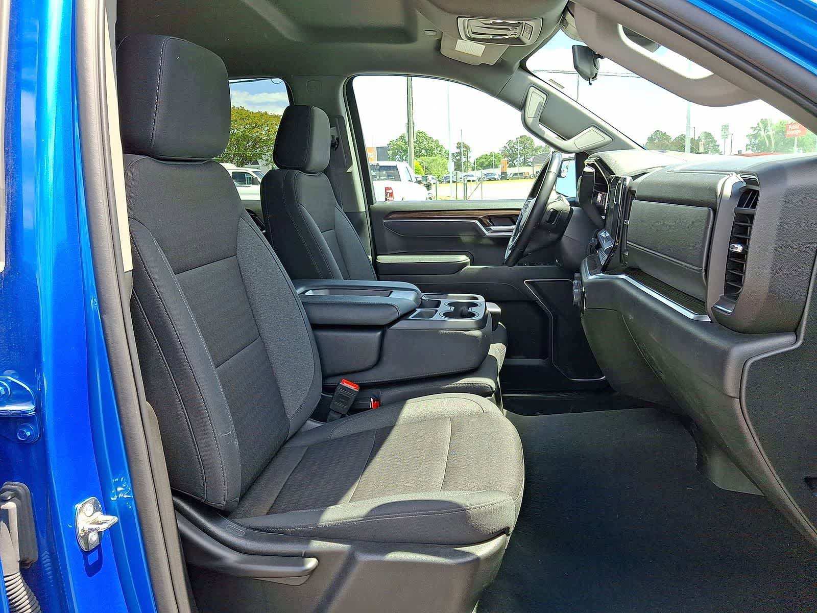 Used 2025 Chevrolet Silverado 1500 LT AWD/4WD image 33