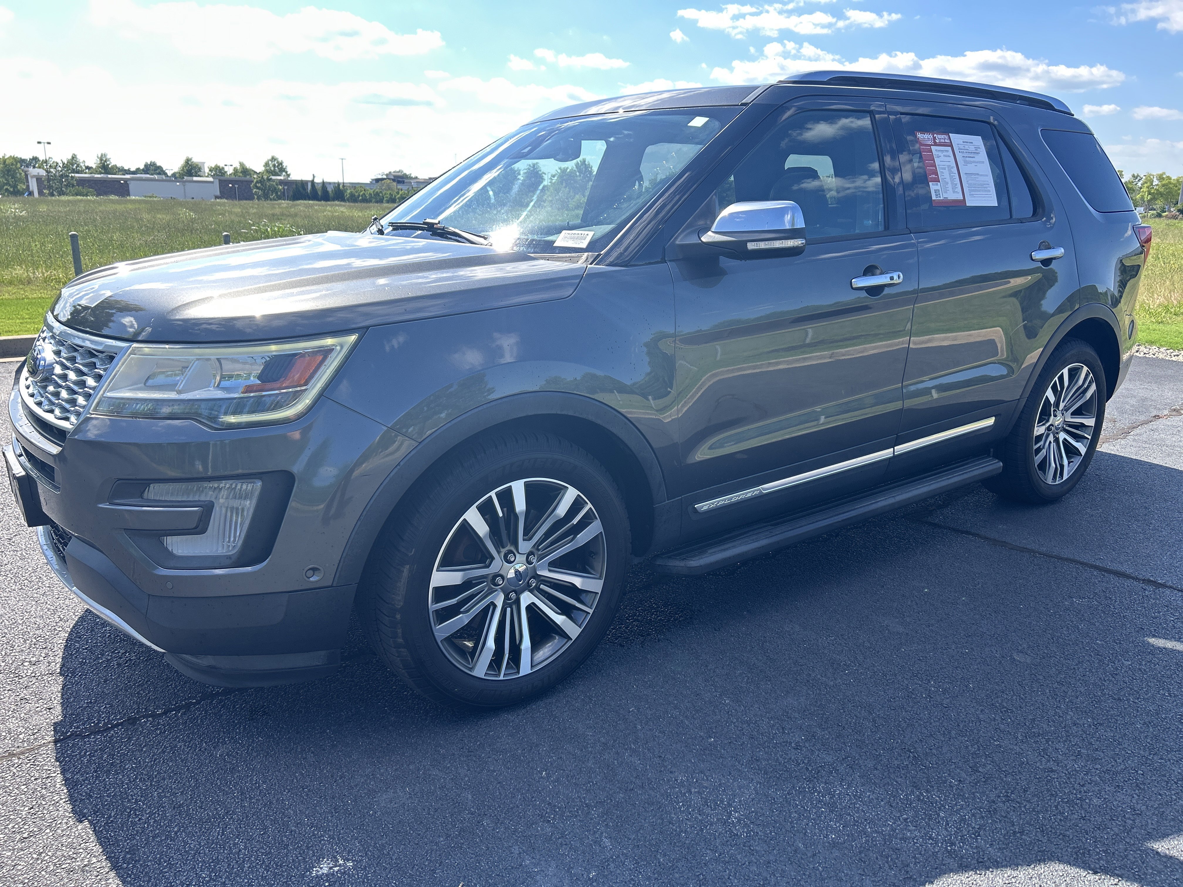 Used 2017 Ford Explorer Platinum AWD/4WD image 5