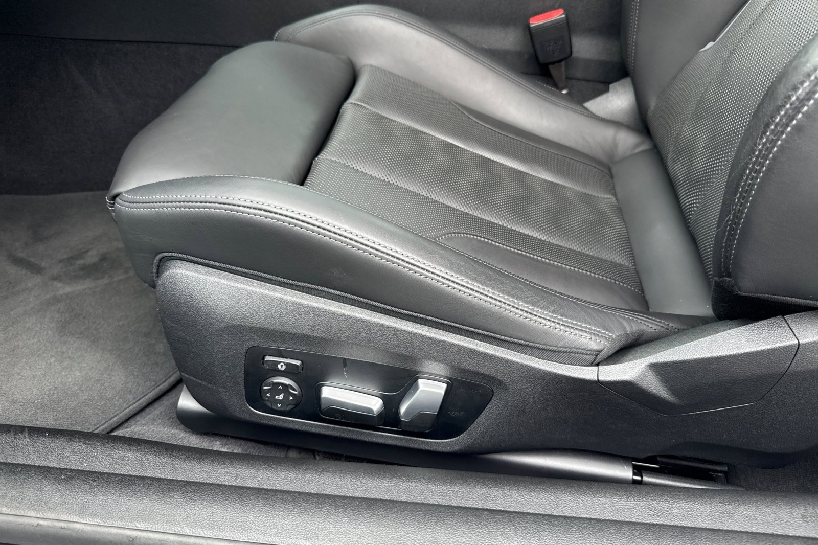 Used 2024 BMW M4 xDrive Competition w/ Executive Package image 14