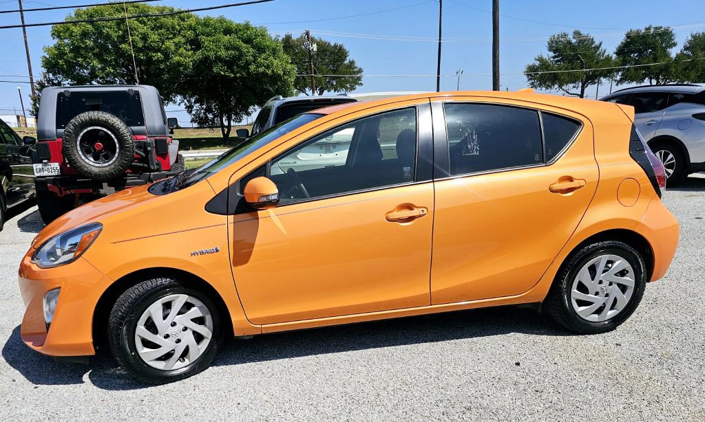 Used 2015 Toyota Prius C image 3