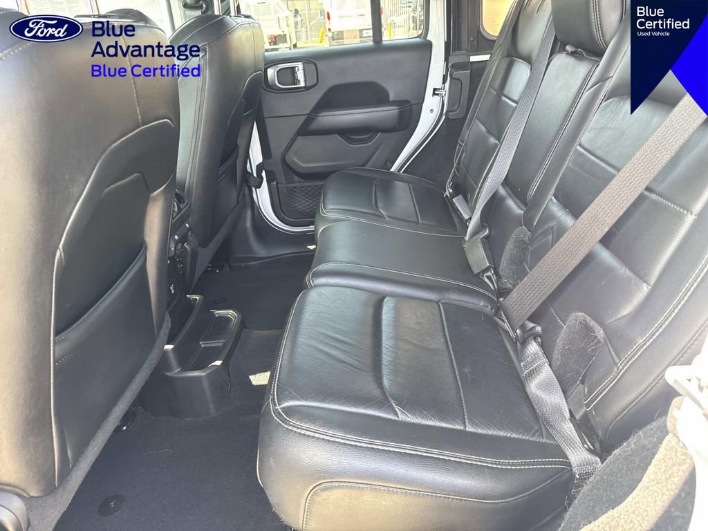 Used 2018 Jeep Wrangler Unlimited Sahara AWD/4WD image 24