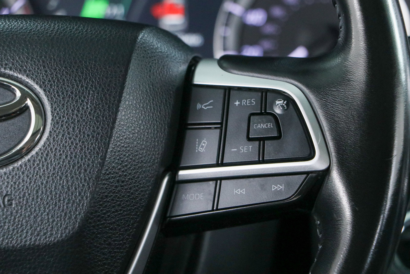 Used 2023 Toyota Highlander XLE AWD/4WD image 15