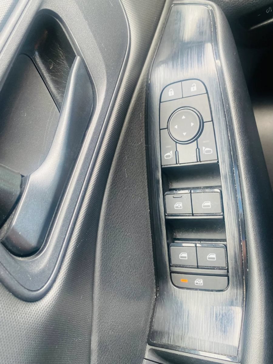Used 2024 Nissan Rogue S FWD image 12