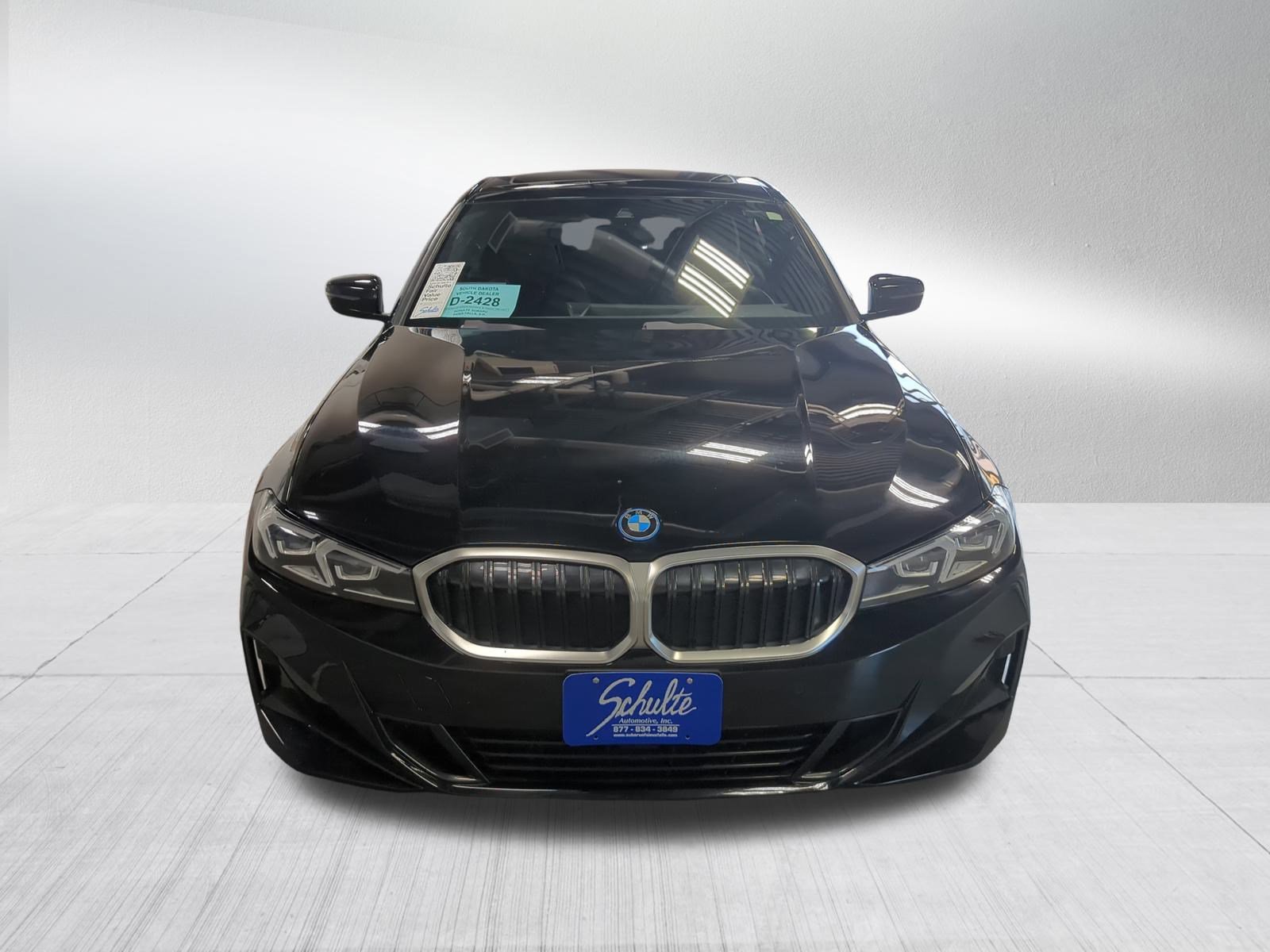 Used 2024 BMW 330e xDrive image 2