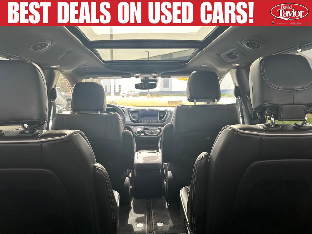 Used 2025 Chrysler Pacifica Limited FWD image 39