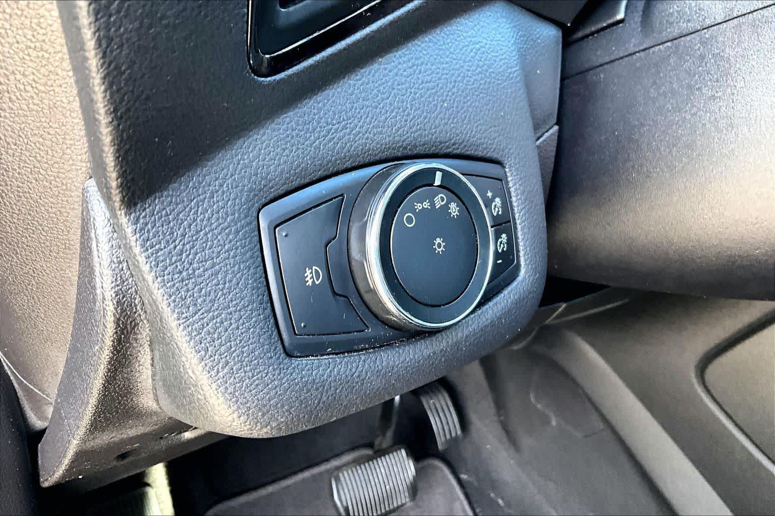 Used 2015 Ford Escape Titanium w/ Equipment Group 301A AWD/4WD image 33