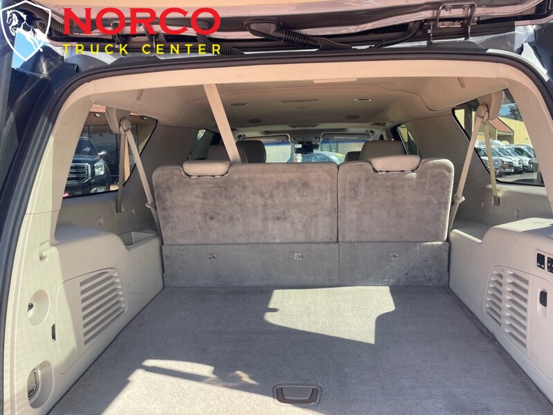 Used 2019 Cadillac Escalade ESV Luxury RWD image 23