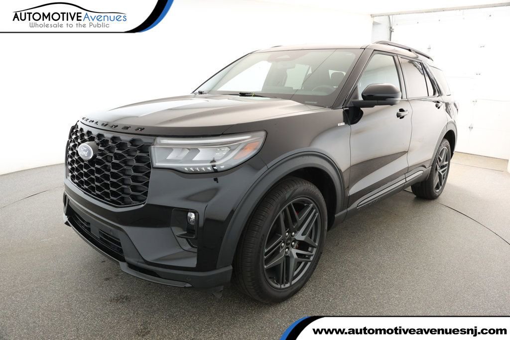 Used 2025 Ford Explorer ST-Line w/ Premium Package