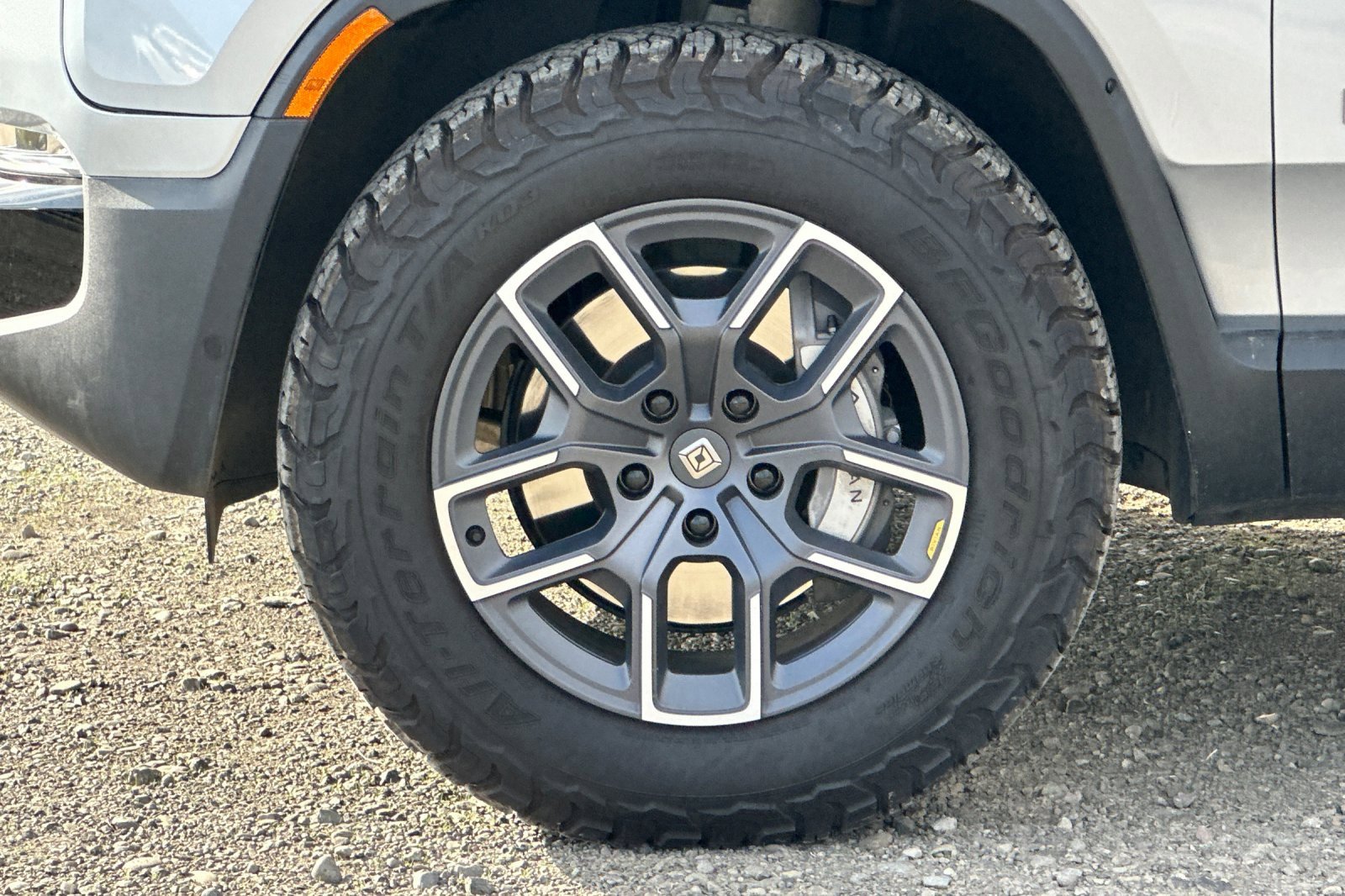 Used 2024 Rivian R1T Adventure image 24