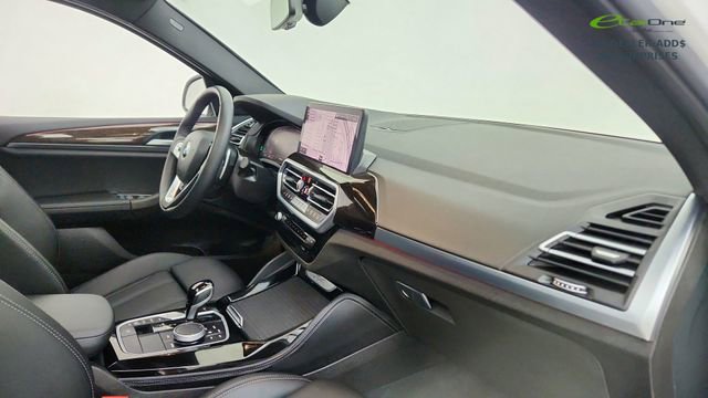 Used 2025 BMW X4 xDrive30i image 21