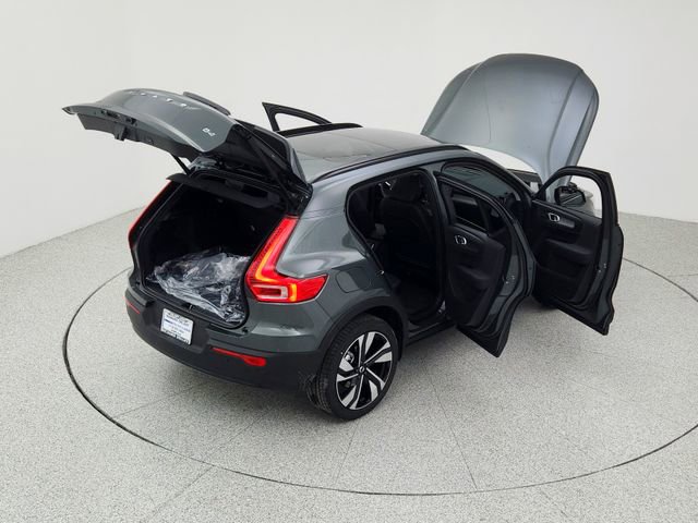 New 2026 Volvo XC40 B4 Plus w/ Climate Package image 39