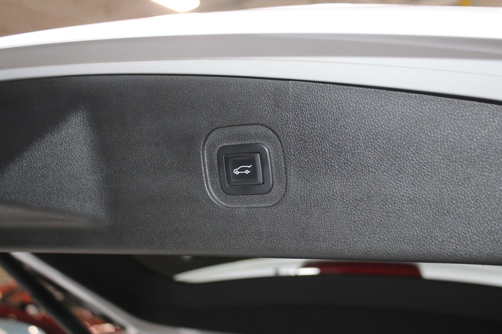 Used 2017 Chevrolet Equinox Premier w/ Enhanced Convenience Package FWD image 31
