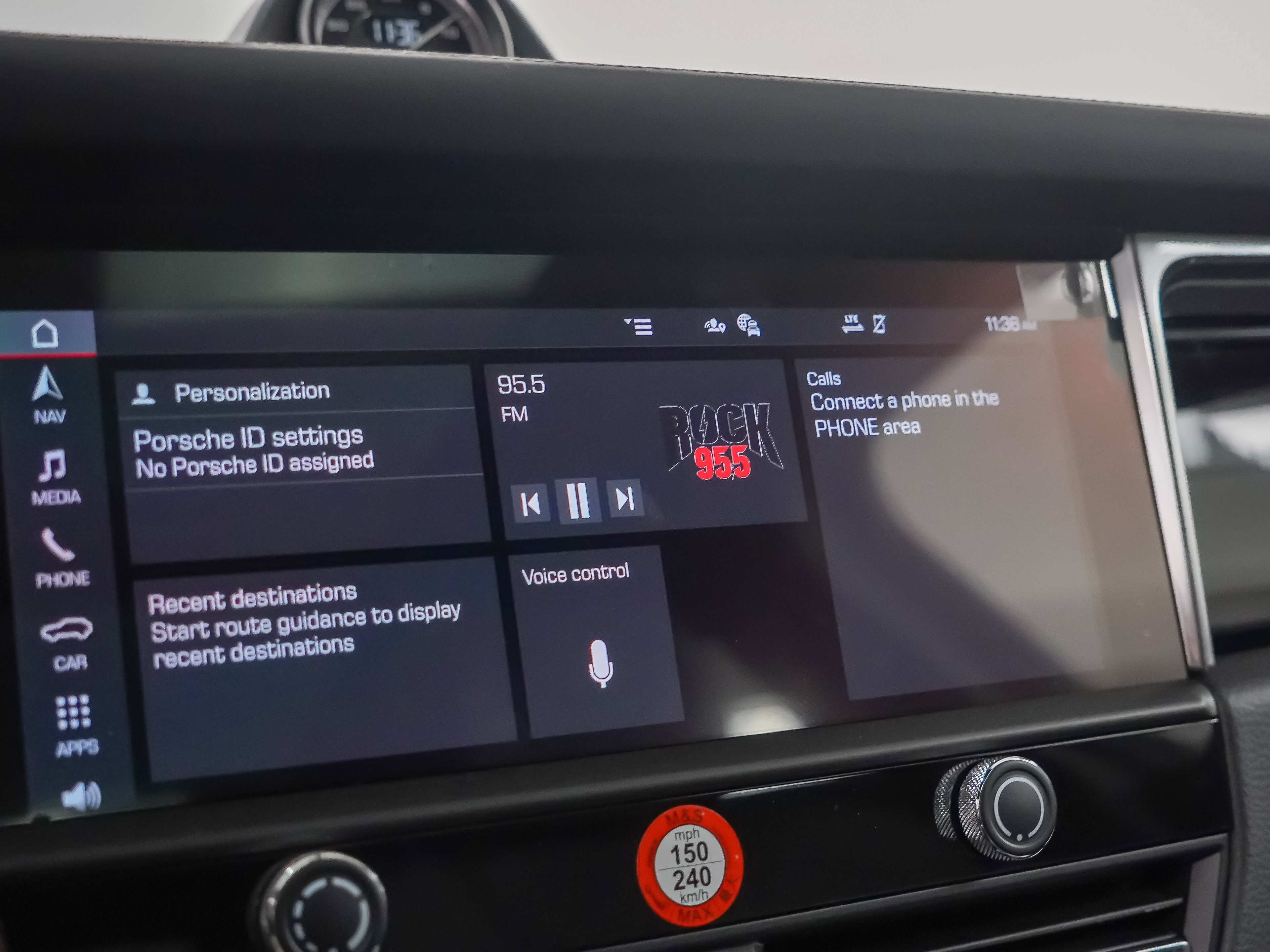 Certified 2026 Porsche Macan Turbo AWD/4WD image 30