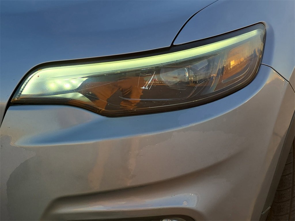 Used 2019 Jeep Cherokee Latitude w/ Popular Appearance Group image 30