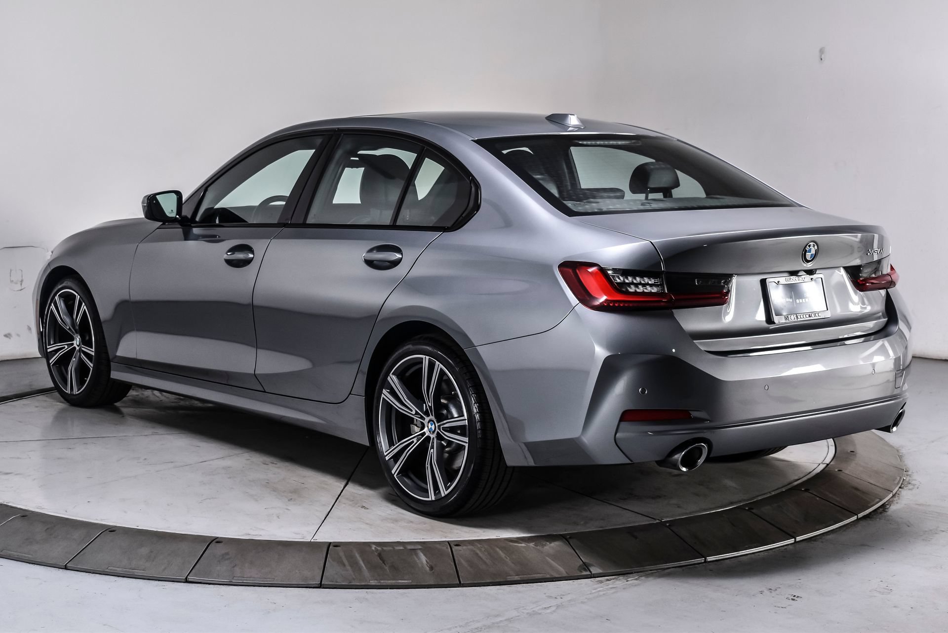 Used 2023 BMW 330i Sedan w/ Driving Assistance Package RWD image 4
