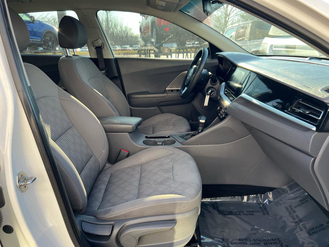 Used 2020 Kia Niro LX image 16