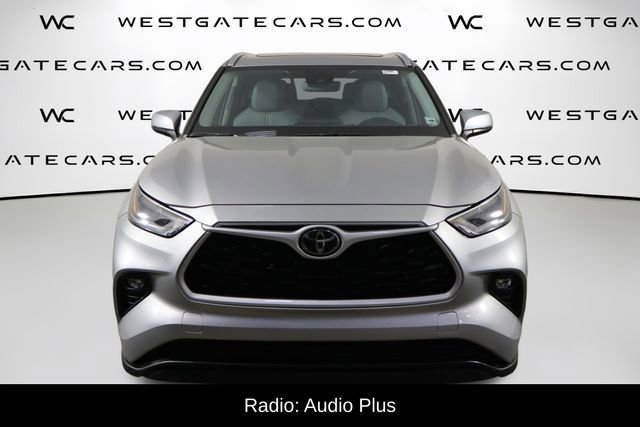 Used 2021 Toyota Highlander XLE image 2