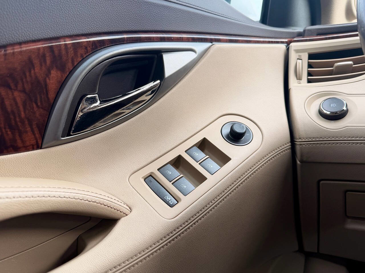 Used 2012 Buick LaCrosse Premium image 24