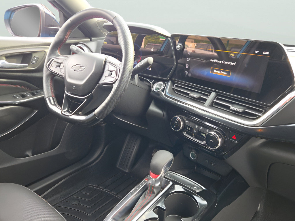 Used 2025 Chevrolet Trax RS w/ Sunroof Package FWD image 8