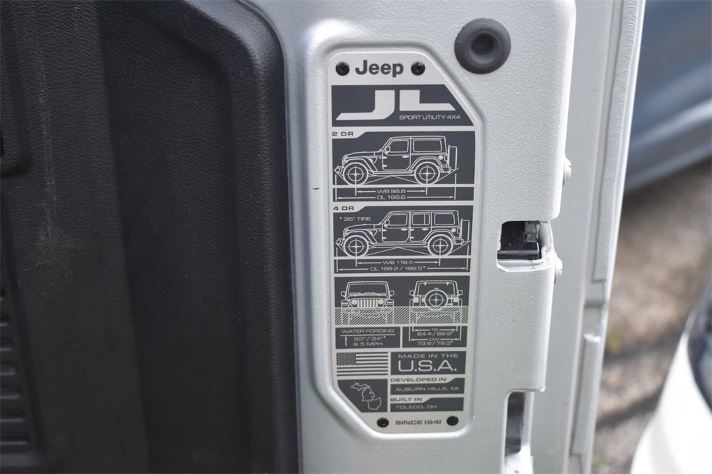 Used 2024 Jeep Wrangler Unlimited Rubicon w/ Technology Group image 20