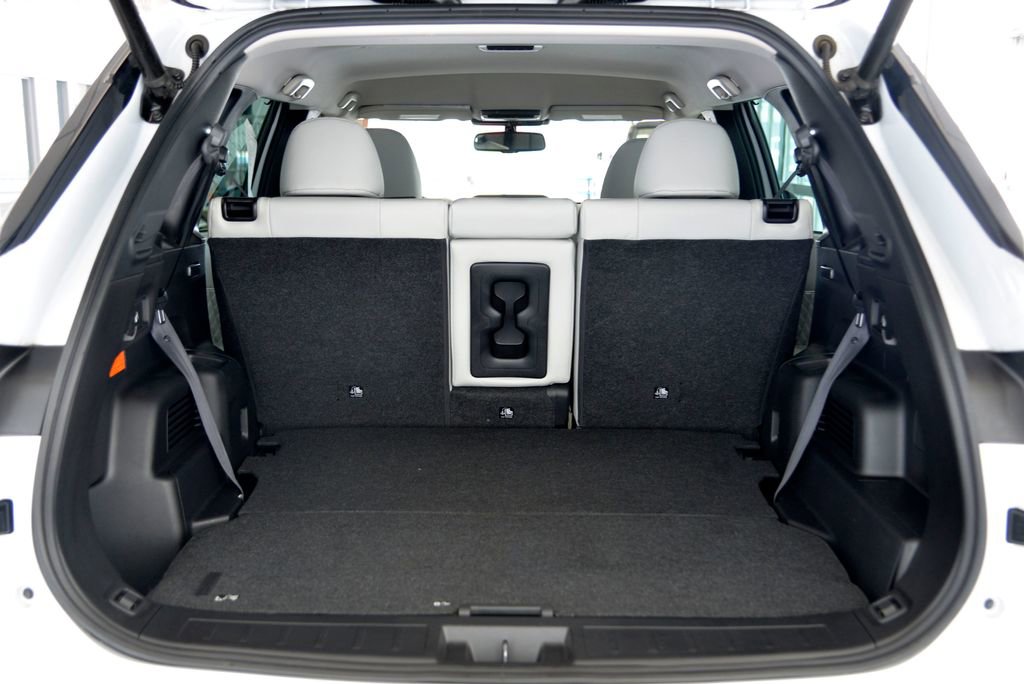 Used 2023 Mitsubishi Outlander SEL AWD/4WD image 28