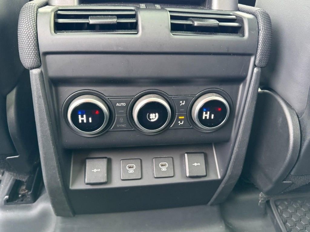 Used 2022 Land Rover Defender 110 X-Dynamic HSE image 12