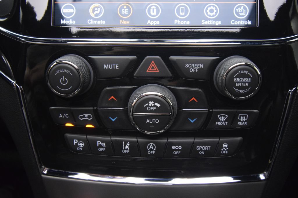 Used 2021 Jeep Grand Cherokee Overland AWD/4WD image 40