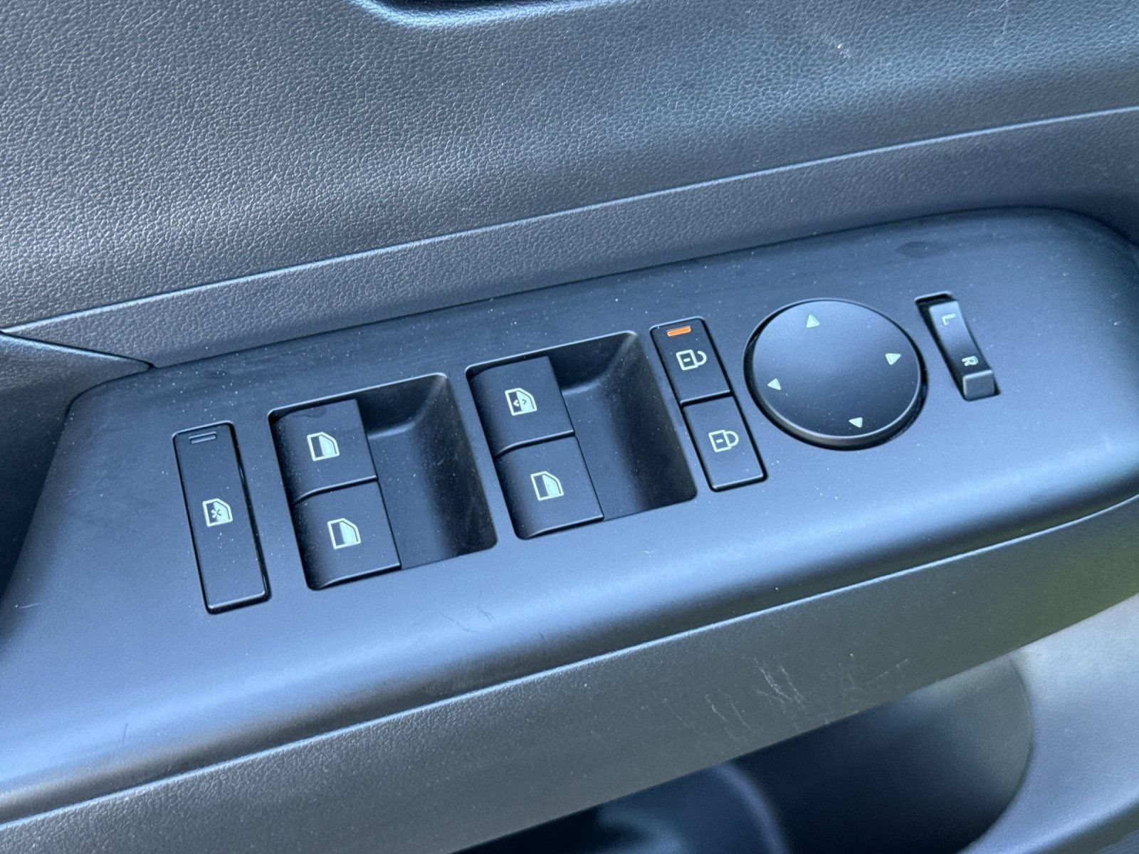 Used 2025 Hyundai Kona SEL AWD/4WD image 11